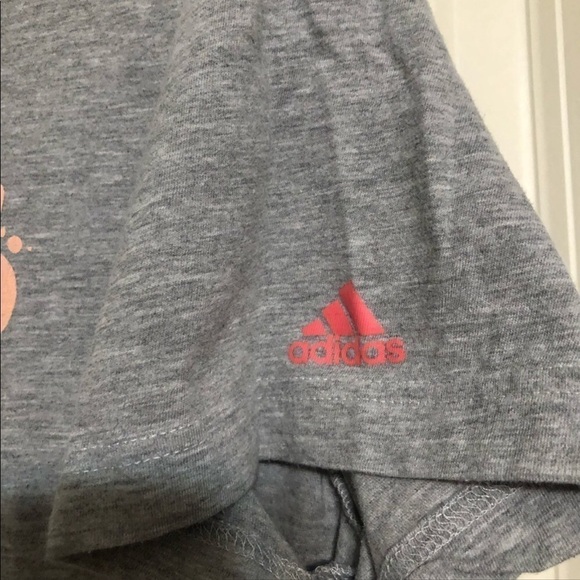 ****Donated****Adidas gray short sleeve graphic t-shirt Size M - Picture 4 of 5